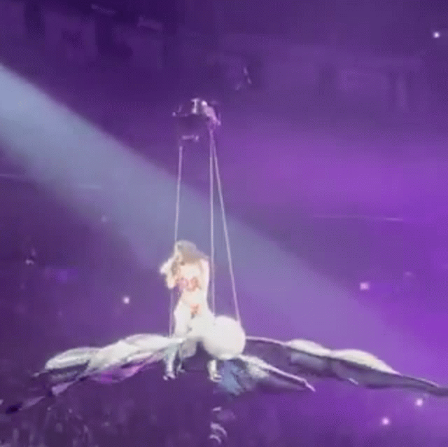 Katy Perry’s Butterfly Prop “Malfunctions” During Mid-Air Performance