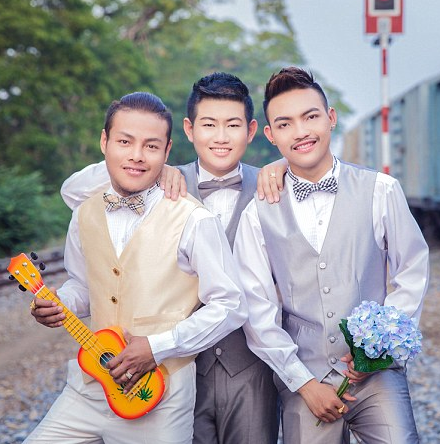 World’s First Three-Way Gay Marriage!