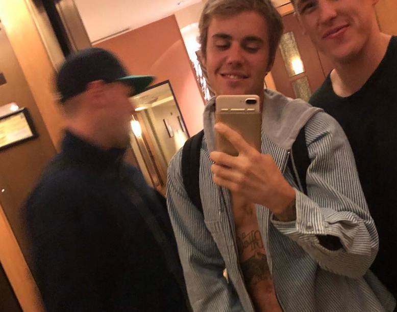 Justin Bieber Photographs Himself In An Elevator While Holding His Penis