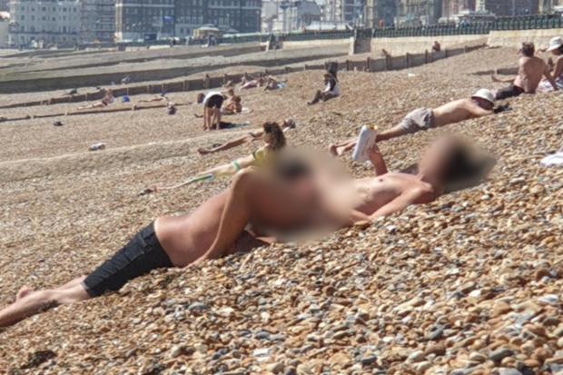 Onlookers Stunned As Man Eats Woman’s Pussy In Front Of Everyone On Public Beach