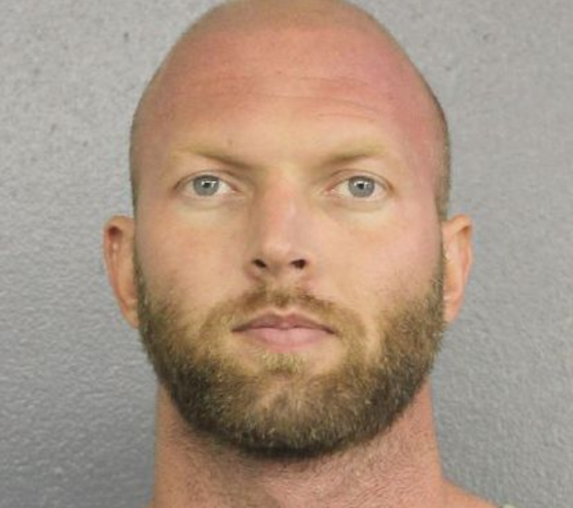 Naked Florida Man Charged With Manslaughter For Killing Peeping Tom Who Was Watching Him Fuck