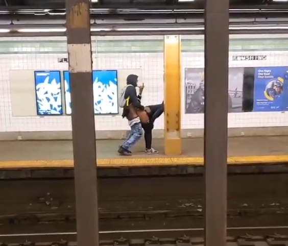 Couple Caught Fucking On Brooklyn Subway Platform…