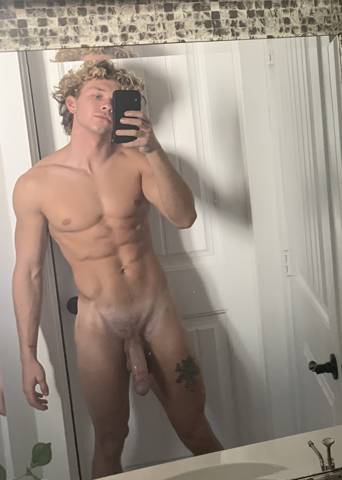 Introducing Gay Porn Newcomer Shawn Brooks.