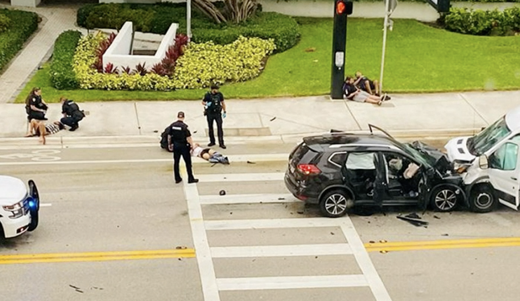 Woman Sucking Driver’s Cock Causes Him To Crash Into FedEx Truck