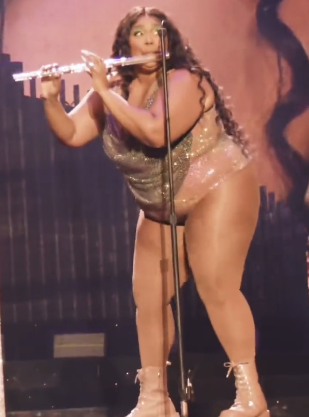 Lizzo Twerks While Playing James Madison’s 200-Year-Old Crystal Flute At DC Concert