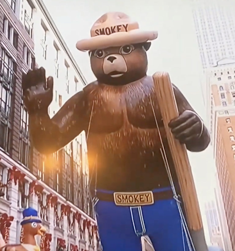 “sexy” Smokey The Bear Parade Balloon Gets Viewers Hot And Bothered Str8upgayporn