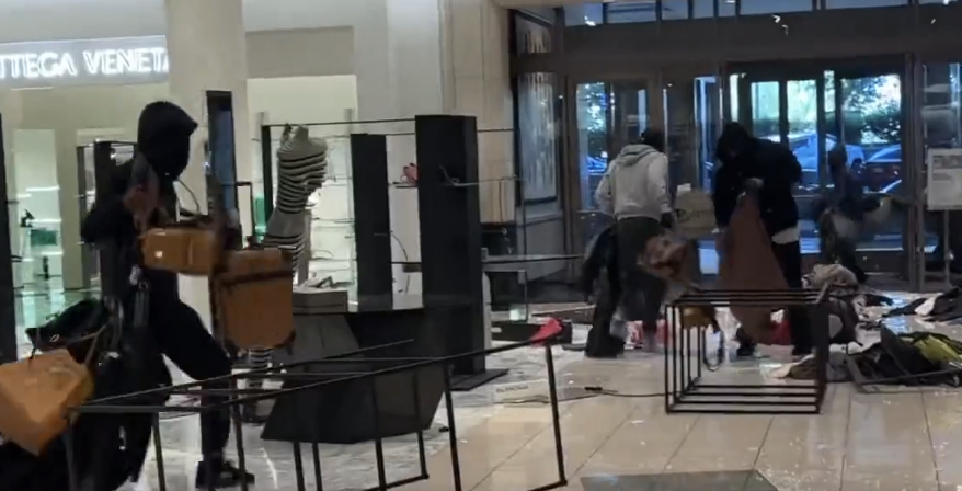 Flash Mob “Smash And Grab” Steals Up To $100,000 From Southern California Nordstrom