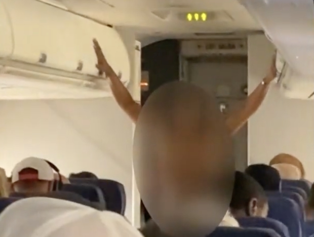 Friendly Skies: Woman Strips Completely Naked and Bangs On Cockpit Door During Flight To Phoenix