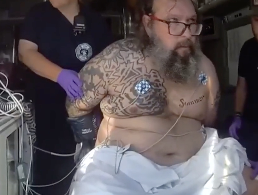 Today In Naked American Men Lunging At Cops With Guns