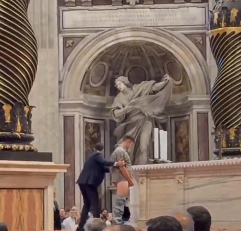 Man With Big Bubble Butt Desecrates St. Peter’s Basilica By Peeing All Over Altar