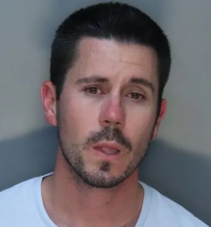 Donald Trump’s Secret Service Agent Arrested After Being Found Naked And Stroking His Cock In Florida Hotel Hallway