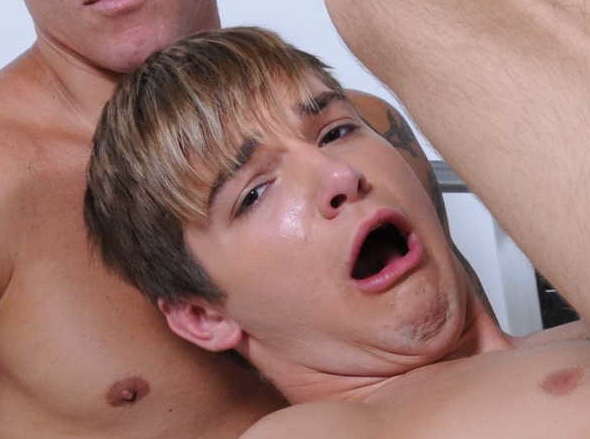 Gen Z Men Skipping Showers To Attract Women