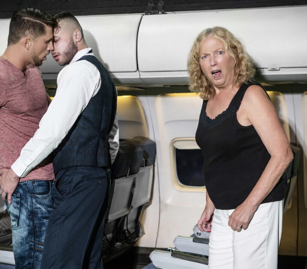 Friendly Skies: American Airlines Passenger Strips Completely Naked And Masturbates In Front Of Everyone On Plane